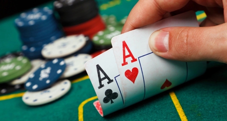 Những lựa chọn phù hợp ở mỗi vòng Poker